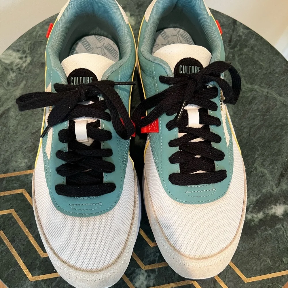 Puma White and Teal Sneakers - Picture 2 of 8